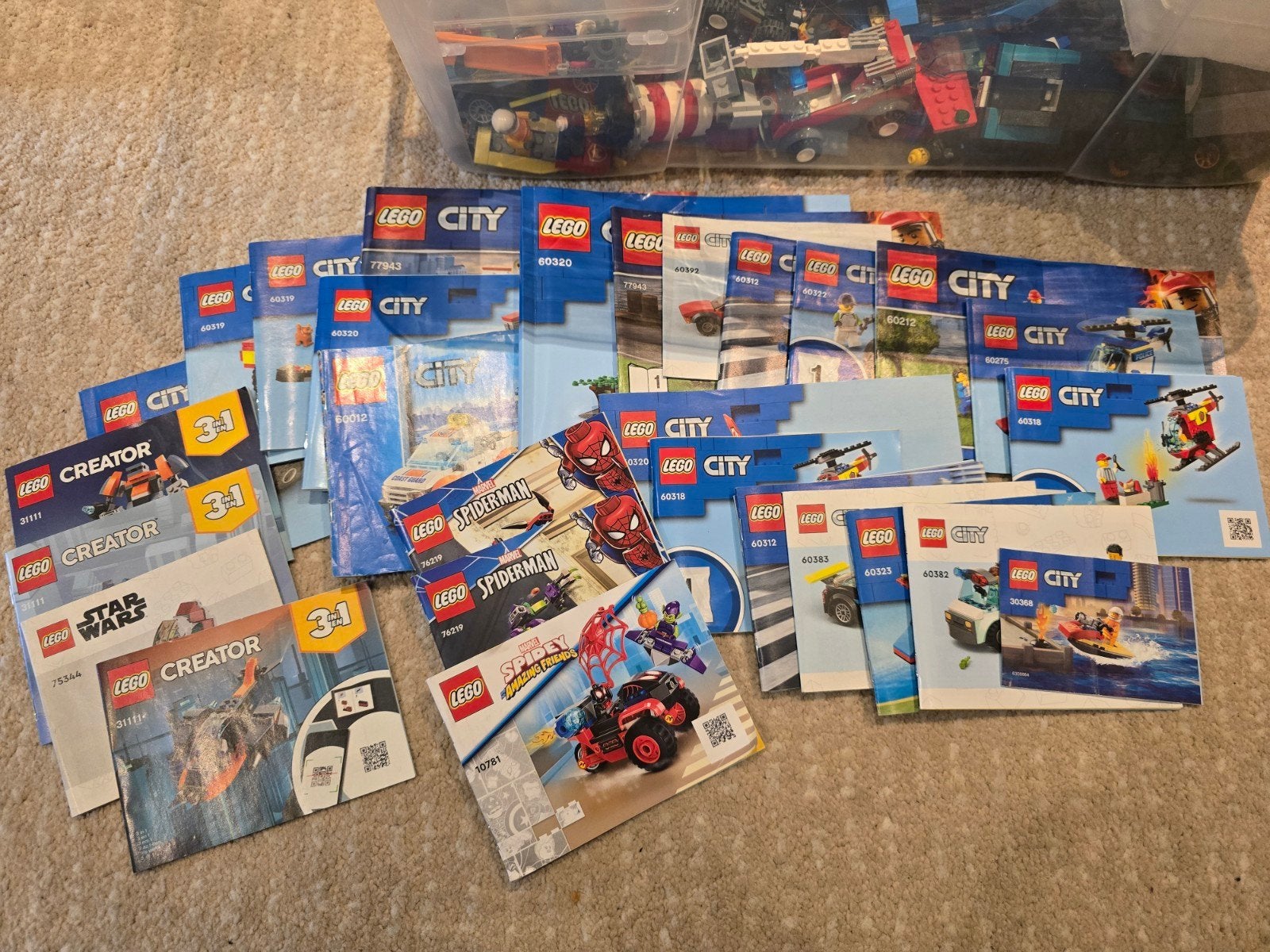 Grote partij LEGO met diverse sets en opbergbak, Ophalen, Lego, Losse stenen, Meerdere sets