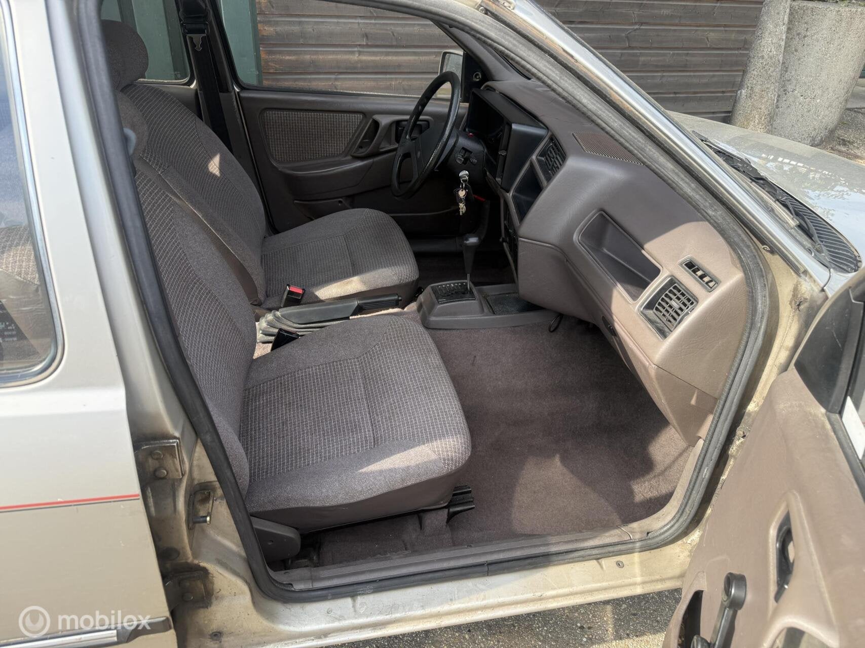 Ford Sierra 1.8 GL Automaat 1e eigenaar, foto 10