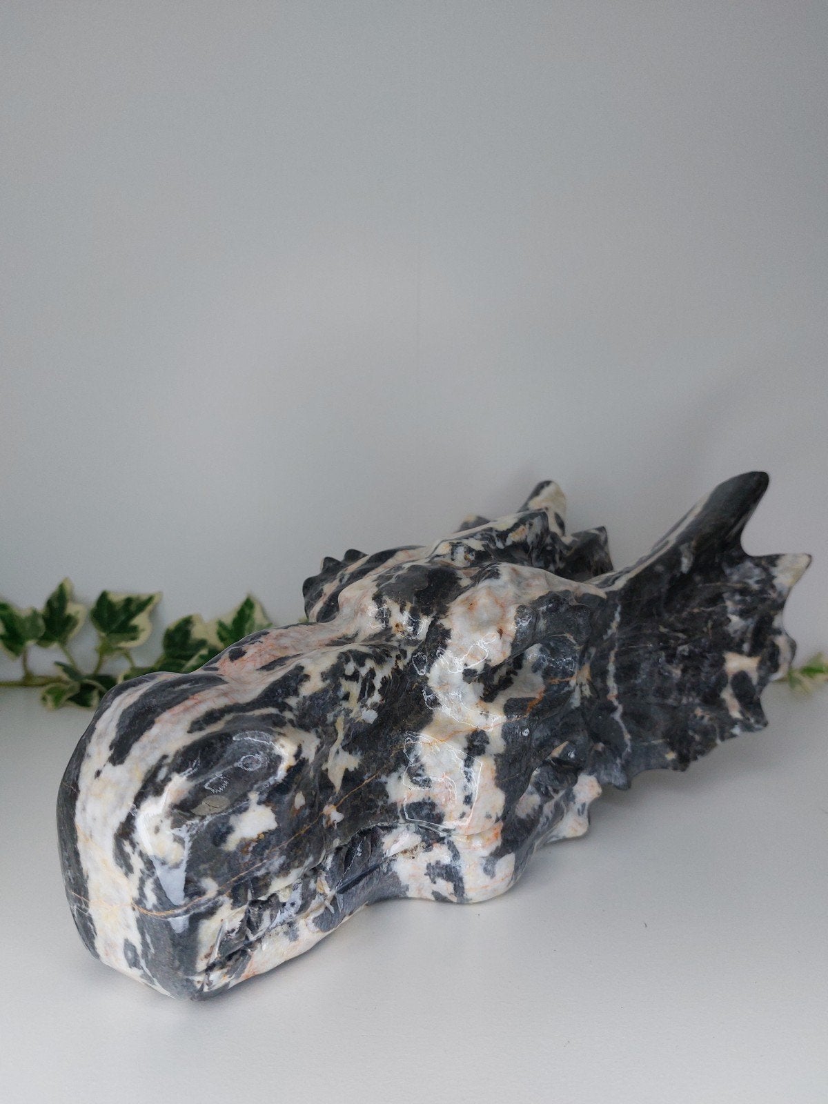 Statement piece 
XXL Draak van zebra calciet 
3,586 kilo, Ophalen of Verzenden, Nieuw