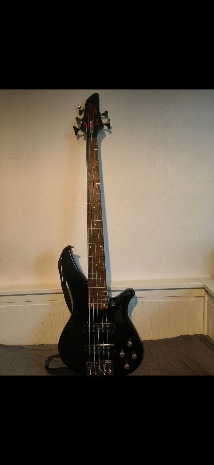 Yamaha 5-snarige elektrische basgitaar, Ophalen, Gebruikt, Elektrisch, 5-snarig