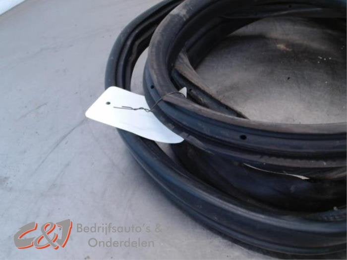 Portierrubber 2Deurs links van een Ford Transit Custom, Gebruikt, -, -, Ophalen of Verzenden