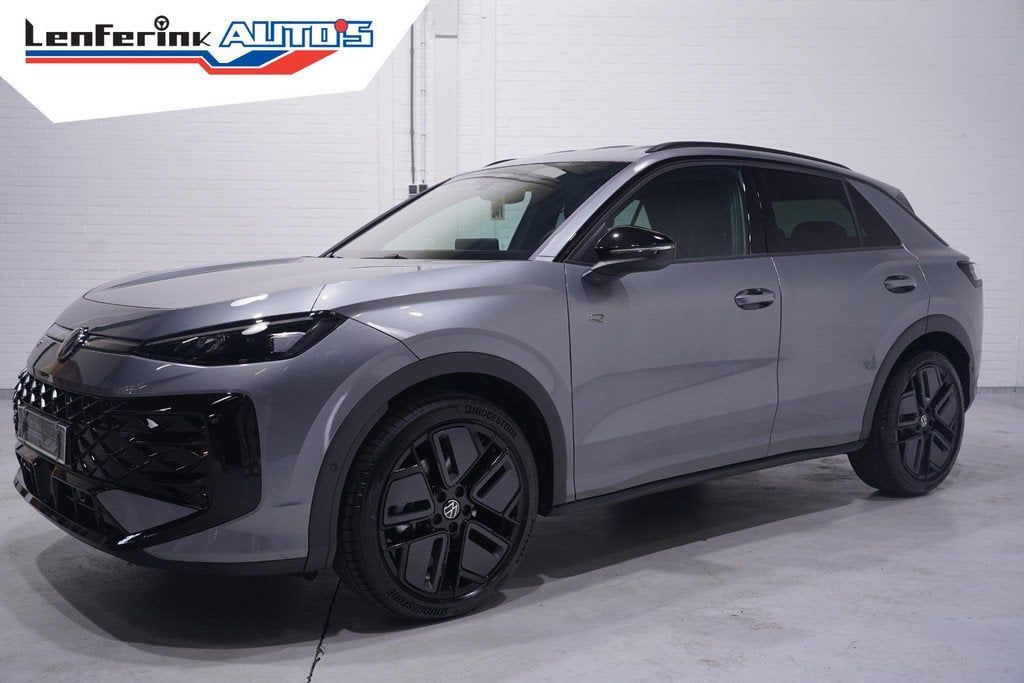 Volkswagen T-Roc 1.5 eTsi R-Line First Edition IQ.light Appl, 1374 kg, Stof, Euro 6, 4 cilinders
