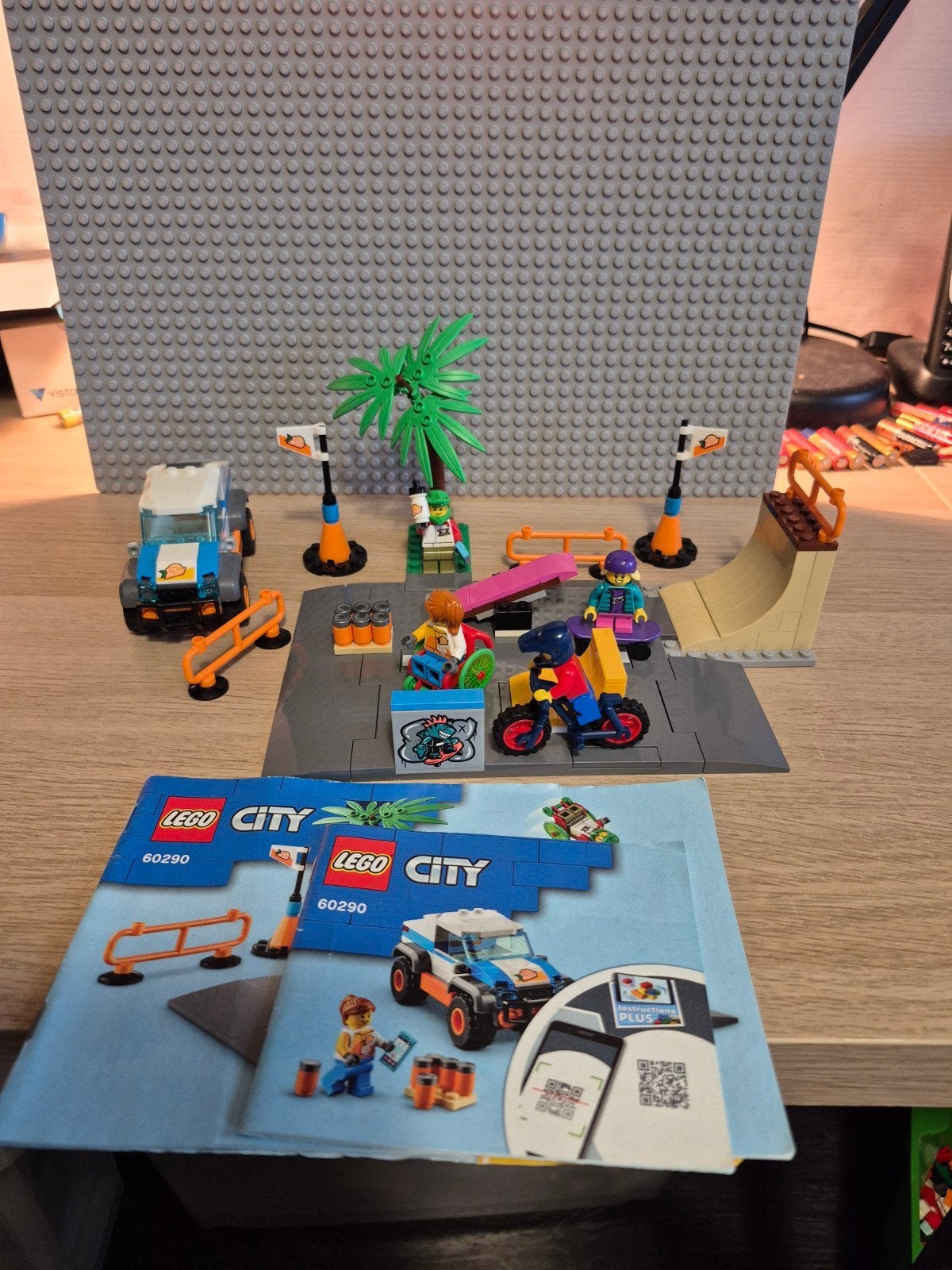Lego City 60290 Skatepark met figuren en boekjes, Lego, Ophalen of Verzenden, Inclusief instructies, Complete set