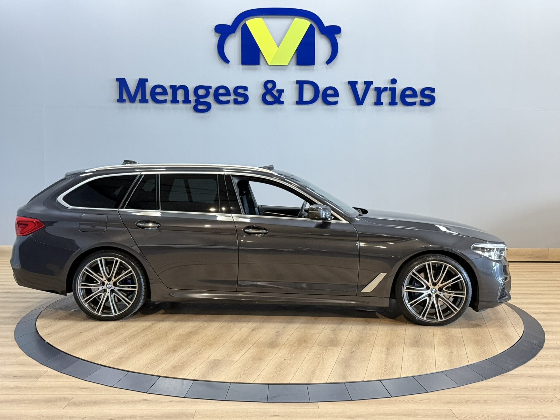 BMW 5 Serie Touring 530i xDrive High Executive M Sport Panor, Automaat, 15 km/l, Gebruikt, 4 cilinders