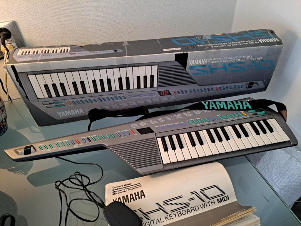 Yamaha Keytar SHS 10 Midi Sholky Grijs band doos en manual, Gebruikt, Midi-aansluiting, Yamaha, Overige aantallen