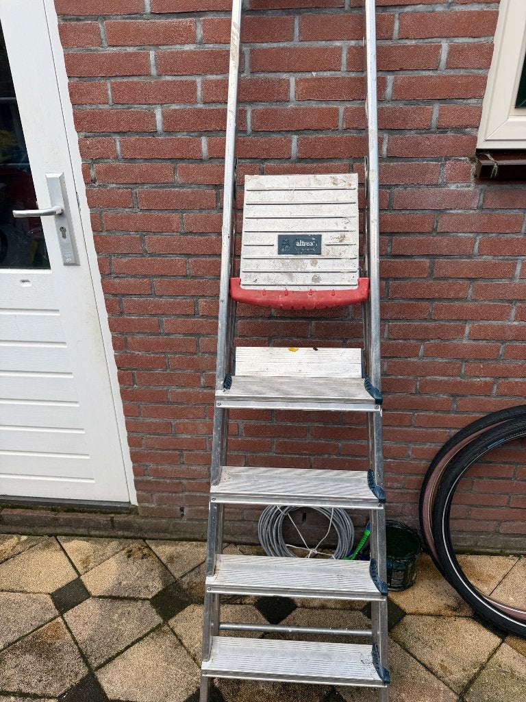 Altrex trap 5 tredes, Gebruikt, Trap, Ophalen of Verzenden, Opvouwbaar of Inschuifbaar