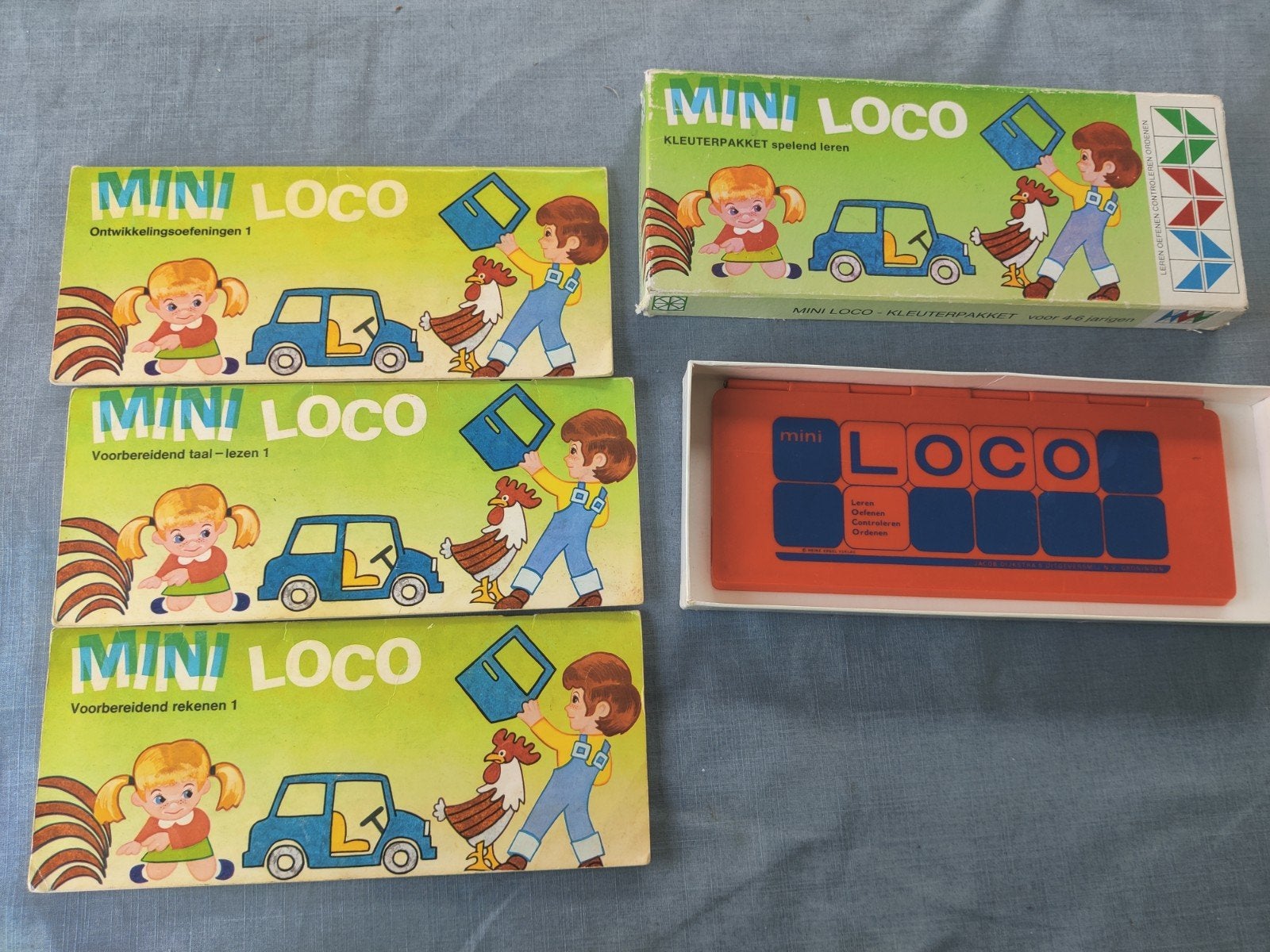 Mini Loco Kleuterpakket met 3 boekjes en basisdoos, Ophalen of Verzenden, Gebruikt, Taal en Lezen
