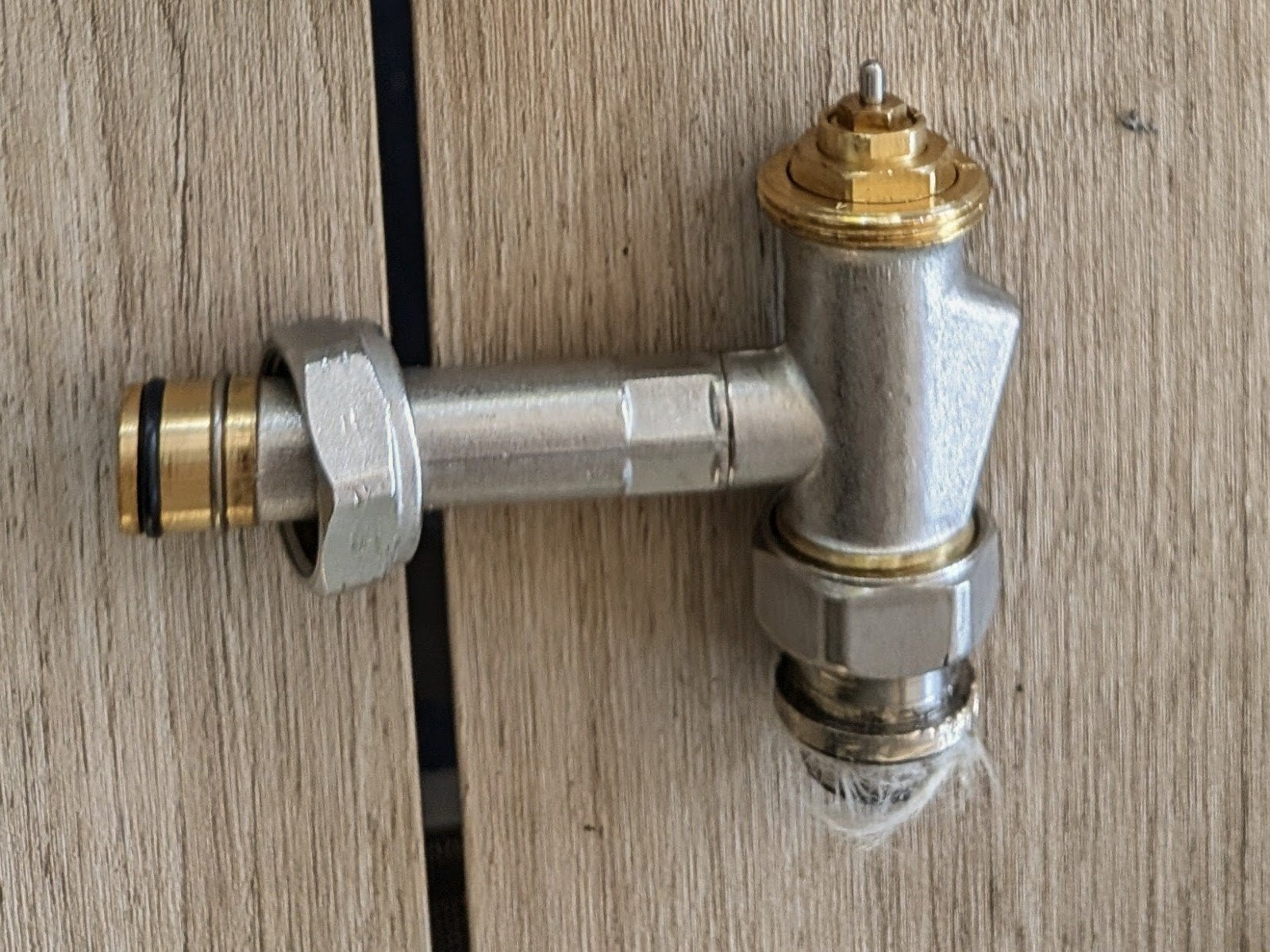 Jaga radiator ventiel (vermoedelijk 102 of 104), Ophalen of Verzenden, Gebruikt, Radiator