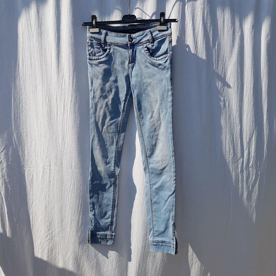 Blauwe super skinny. Mt 34. Merk CKH, Blauw, ., Ophalen of Verzenden, Zo goed als nieuw