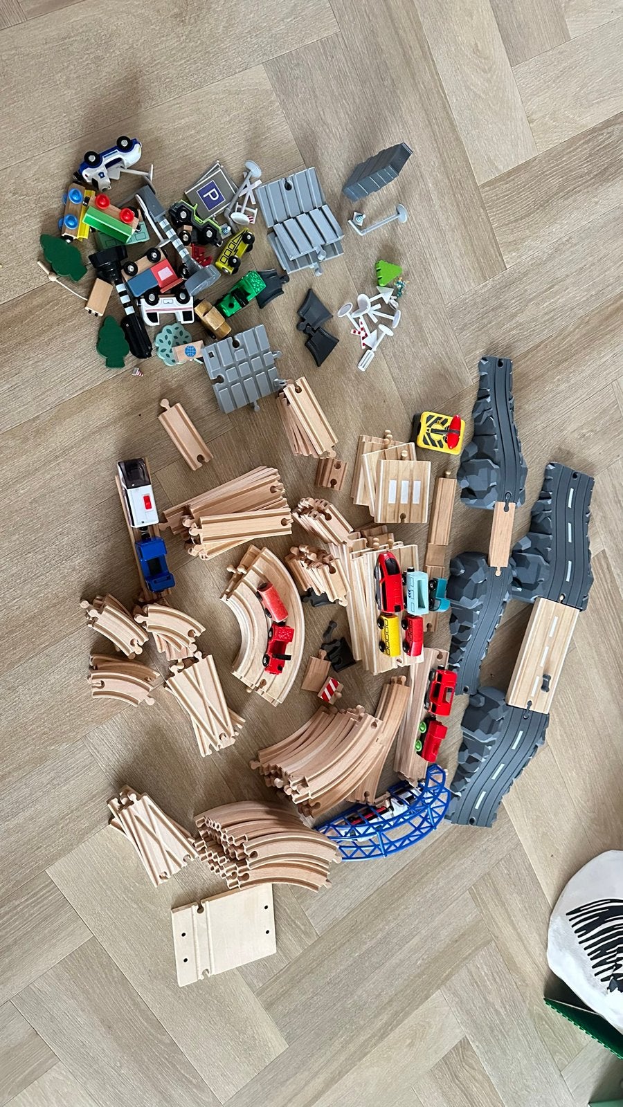 Grote set houten treinbaan met accessoires, Zelf te bouwen, Elektrisch, Ophalen, Overige merken
