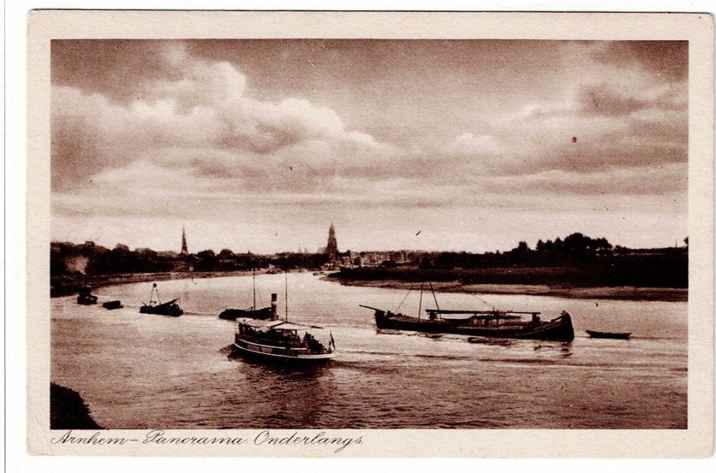Arnhem jaren '20. Panorama Onderlangs (boot)., Ophalen of Verzenden, 1920 tot 1940, Ongelopen, Gelderland
