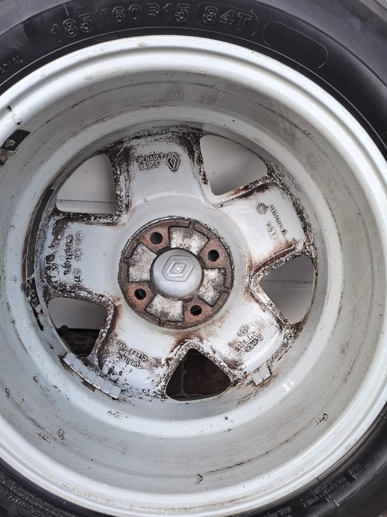 Foto 11 van Renault Megane velgen met winterbanden 185/60/15