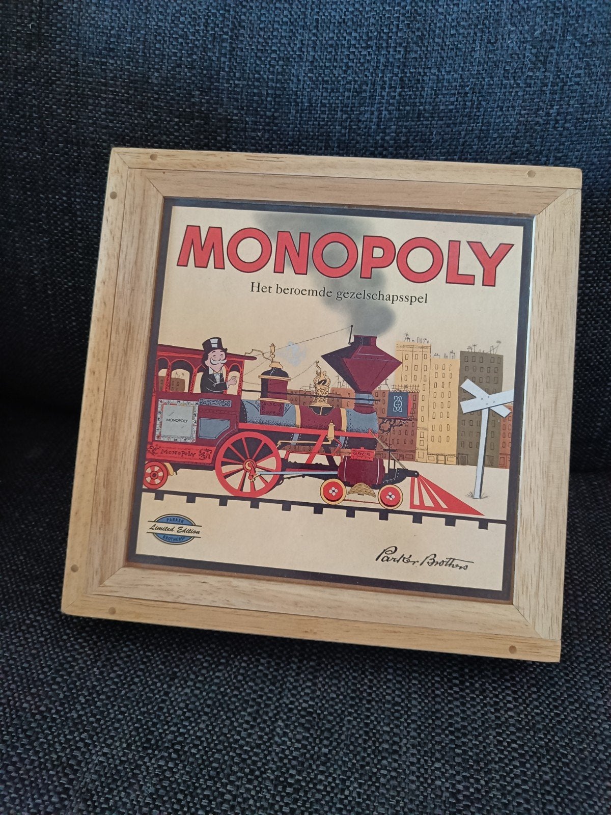 Monopoly Vintage Look Editie in Luxe Houten Doos, Vijf spelers of meer, Ophalen of Verzenden, Zo goed als nieuw, Parker Brothers