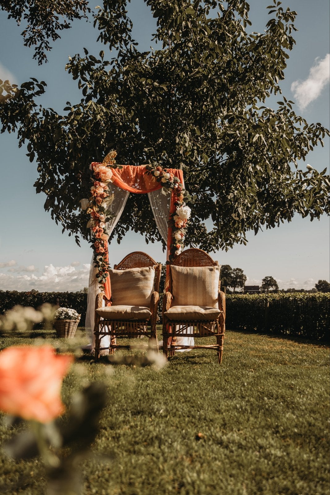 Kunstbloemen backdrop decoratie bruiloft, Ophalen, Zo goed als nieuw, Versiering, Geboorte of Huwelijk