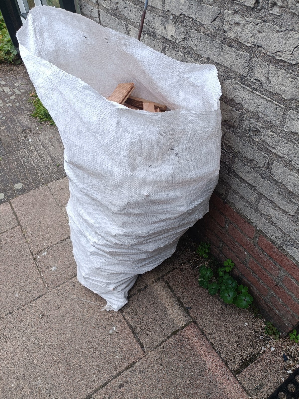 Zak met aanmaakhoutjes Douglas schoon/droog (bijna gratis), Minder dan 3 m³, Ophalen, Takken
