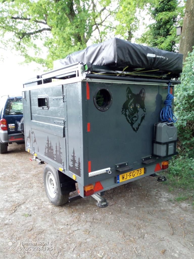 Robuuste offroad camptrailer, Ophalen