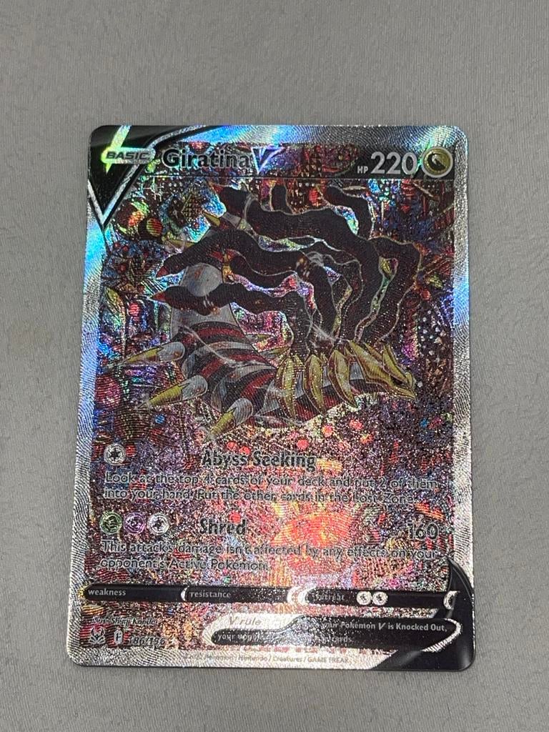 Giratina V #186 Pokémon Lost Origin, Ophalen of Verzenden, Zo goed als nieuw, Losse kaart, Foil