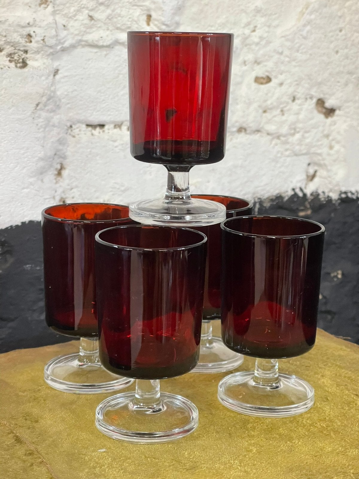 Set 5 vintage 70’s Luminarc Cavalier Rouge glazen robijnrood, Ophalen of Verzenden, Gebruikt, Overige typen