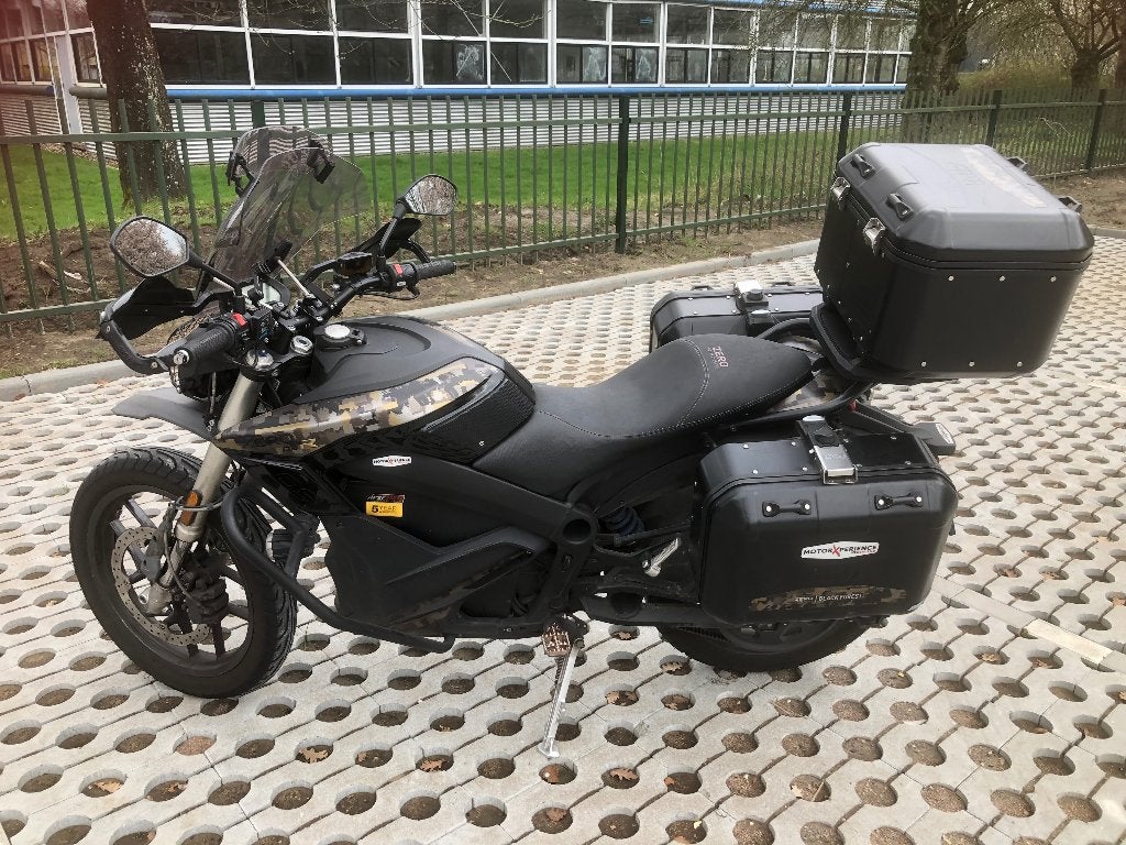 Zero Black Forest met snellader voor laadpaal, Motoren, Gebruikt, Particulier, Meer dan 35 kW, Minimaal motorrijbewijs A2