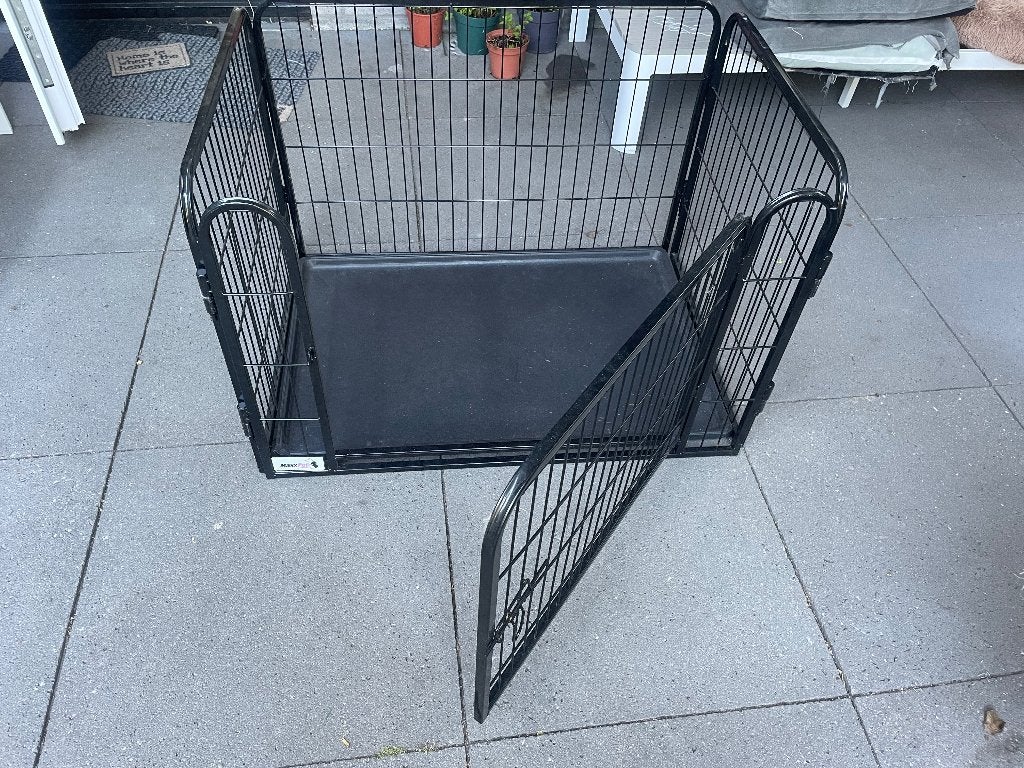 Puppyren /bench, Dieren en Toebehoren, Hondenbenches, Ophalen, Zo goed als nieuw