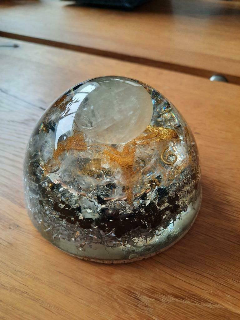 Schitterende orgonite met calciet bol, Ophalen of Verzenden, Zo goed als nieuw