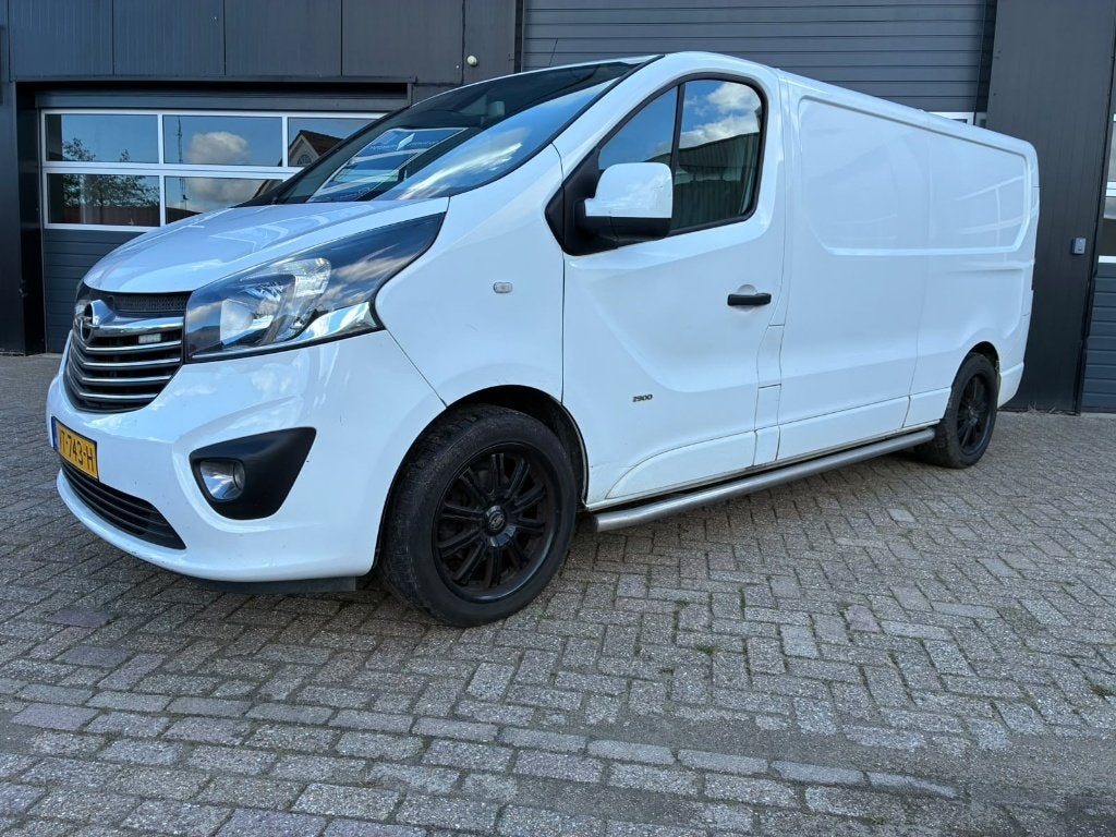 Opel Vivaro 1.6 D, Navi, Trekhaak, Camera, Auto's, Stof, Zwart, 4 cilinders, Wit