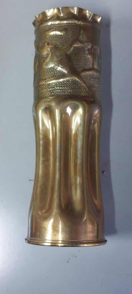 Decoratieve messing vaas met reliëf van vissen, Antiek en Kunst, Ophalen of Verzenden