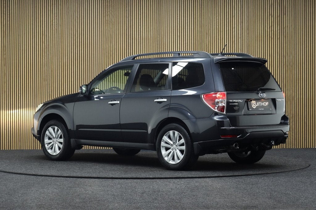 Subaru Forester 2.0 XS Luxury AWD | Afneembare Trekhaak | Cr, Euro 5, Stof, Zwart, 4 cilinders