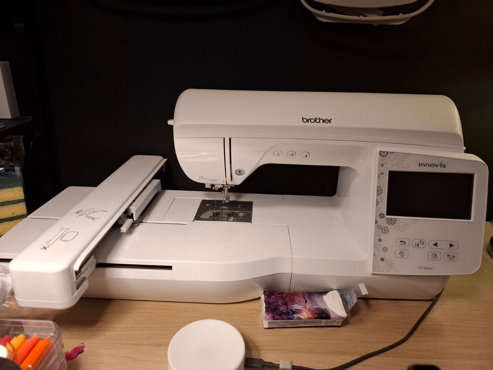 Brother Innov-is NV880E borduurmachine, Hobby en Vrije tijd, Ophalen, Zo goed als nieuw, Naaimachine, Brother