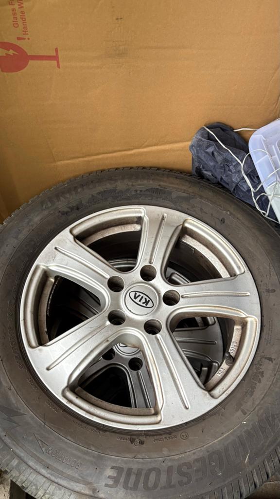Winterbanden kia sportage, 215 70 r16, Ophalen