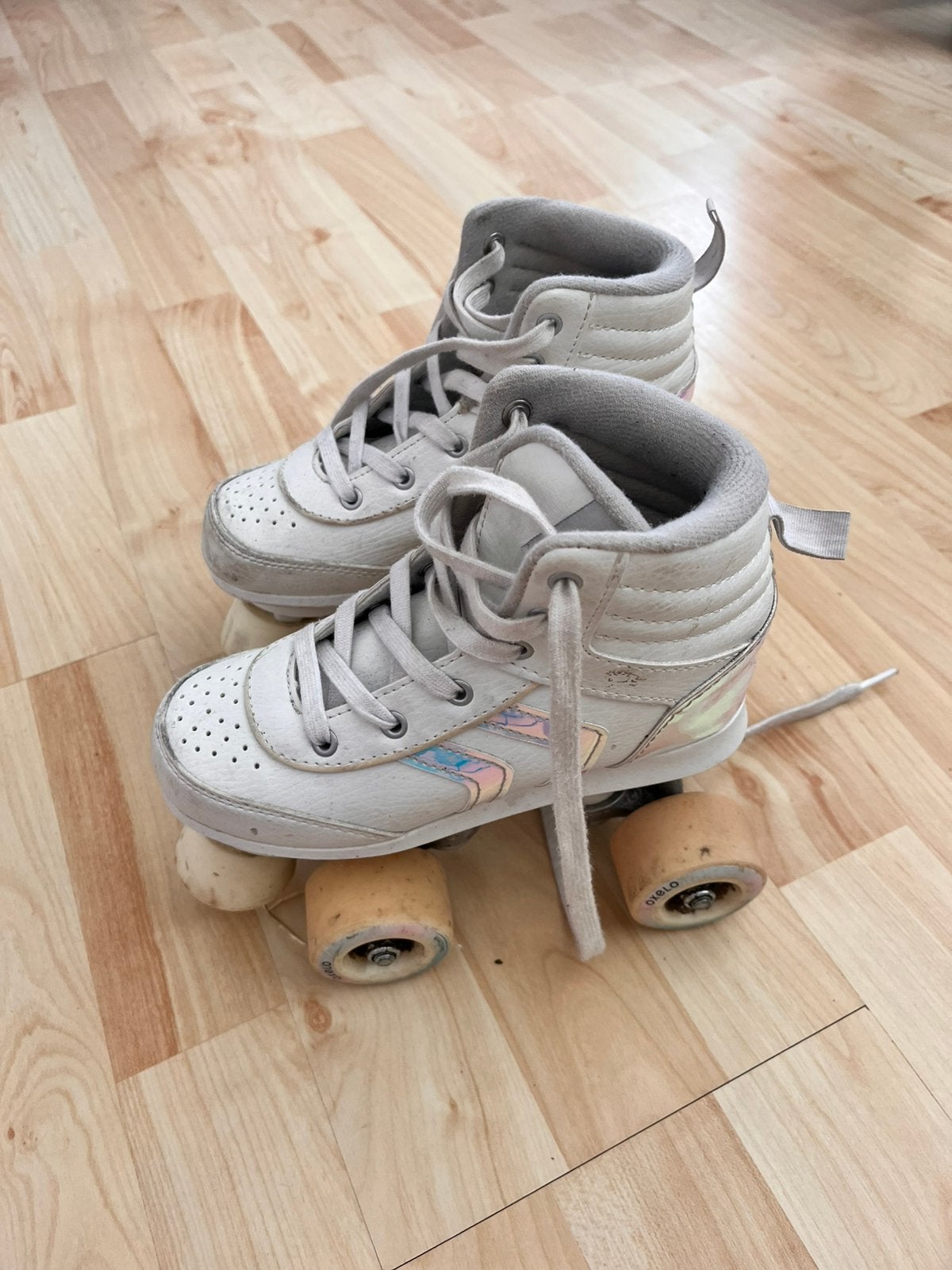 Witte rolschaatsen voor kinderen - Maat 32, Kinderen en Baby's, Speelgoed | Buiten | Rolschaatsen, Ophalen, Gebruikt, Kinderen