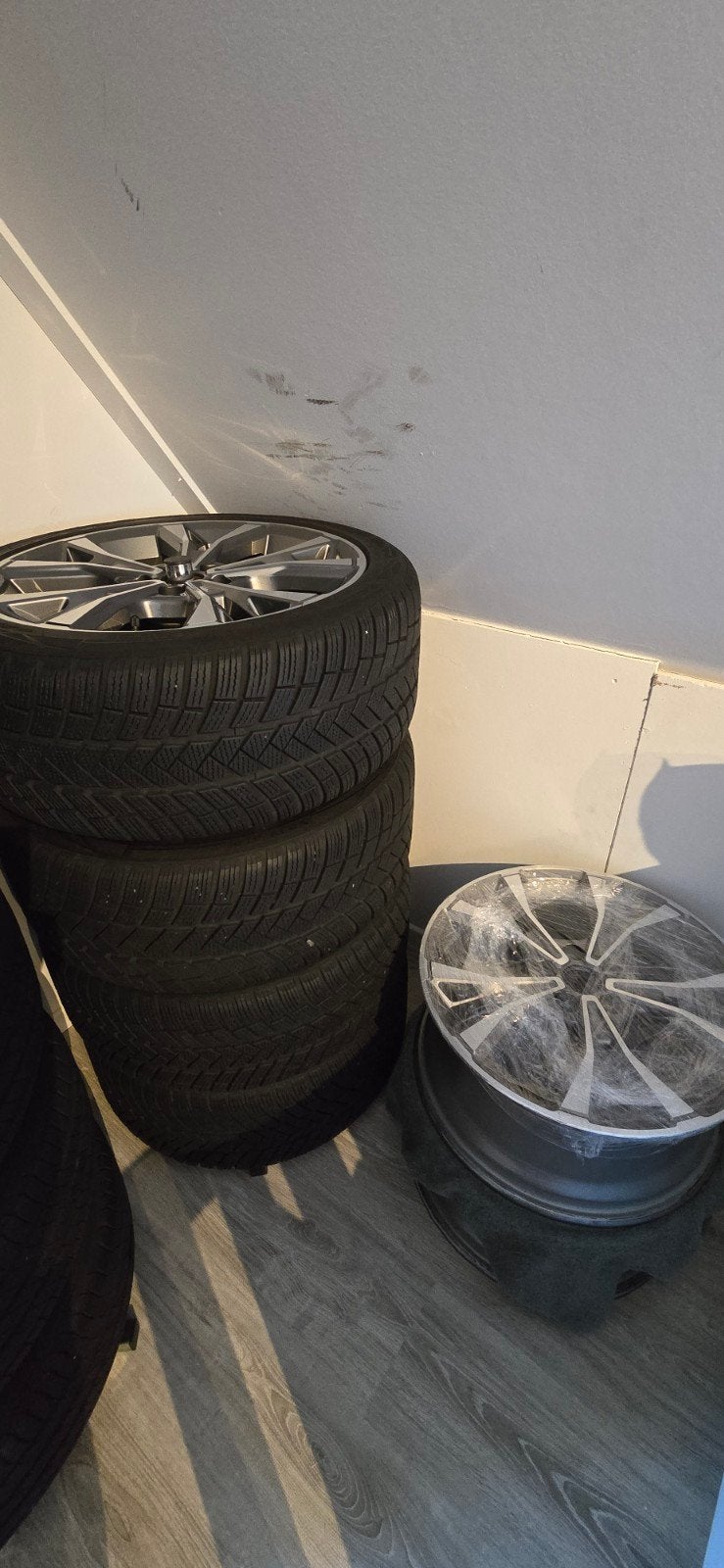 Originele 18 inch Ford Velgen met Vredesteijn winterbanden, 18 inch, 235 mm, Band(en), Winterbanden