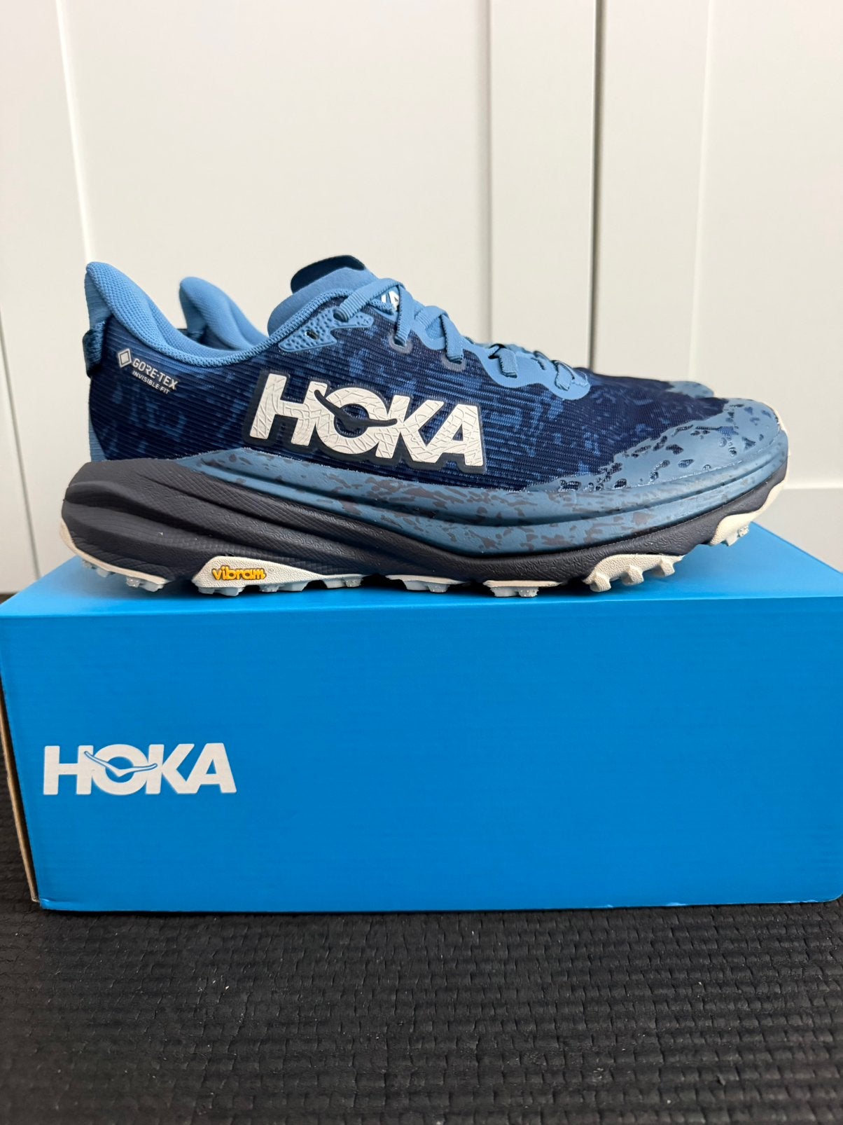 [Nieuw] Hoka One One Speedgoat 6 GTX maat 43 1/3, Kleding | Heren, Blauw, Nieuw, Ophalen of Verzenden, Sneakers of Gympen