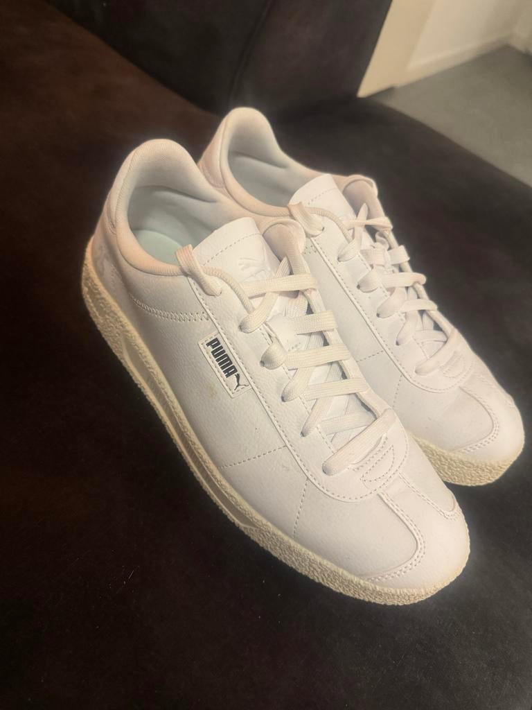 Puma Club sneakers wit - Maat 43, Ophalen of Verzenden, Gedragen, Wit, Sneakers of Gympen