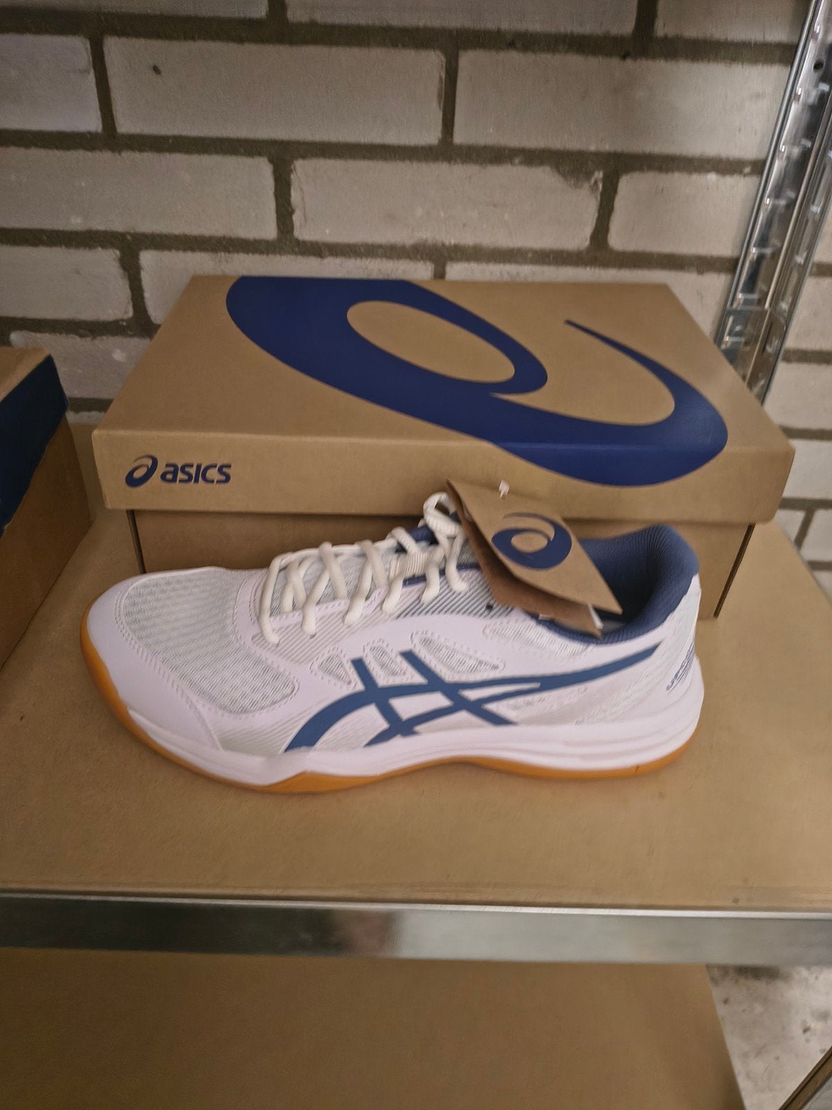 ASICS Upcourt 5 Sportschoenen - Maat 43.5 - Nieuw, Nieuw, Ophalen of Verzenden, ASICS, Wit