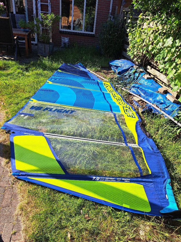 Neilpryde V8 Flight 7.0 2021, Ophalen, 6.5 m² tot 8 m², Zo goed als nieuw, Neilpryde