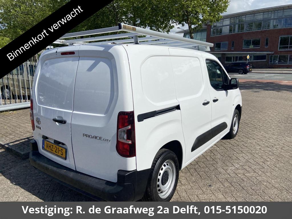 Toyota PROACE CITY 1.5 D-4D Navigator | Apple carplay/ Andoi, Auto's, Bestelauto's, Voorwielaandrijving, Stof, Gebruikt, 4 cilinders