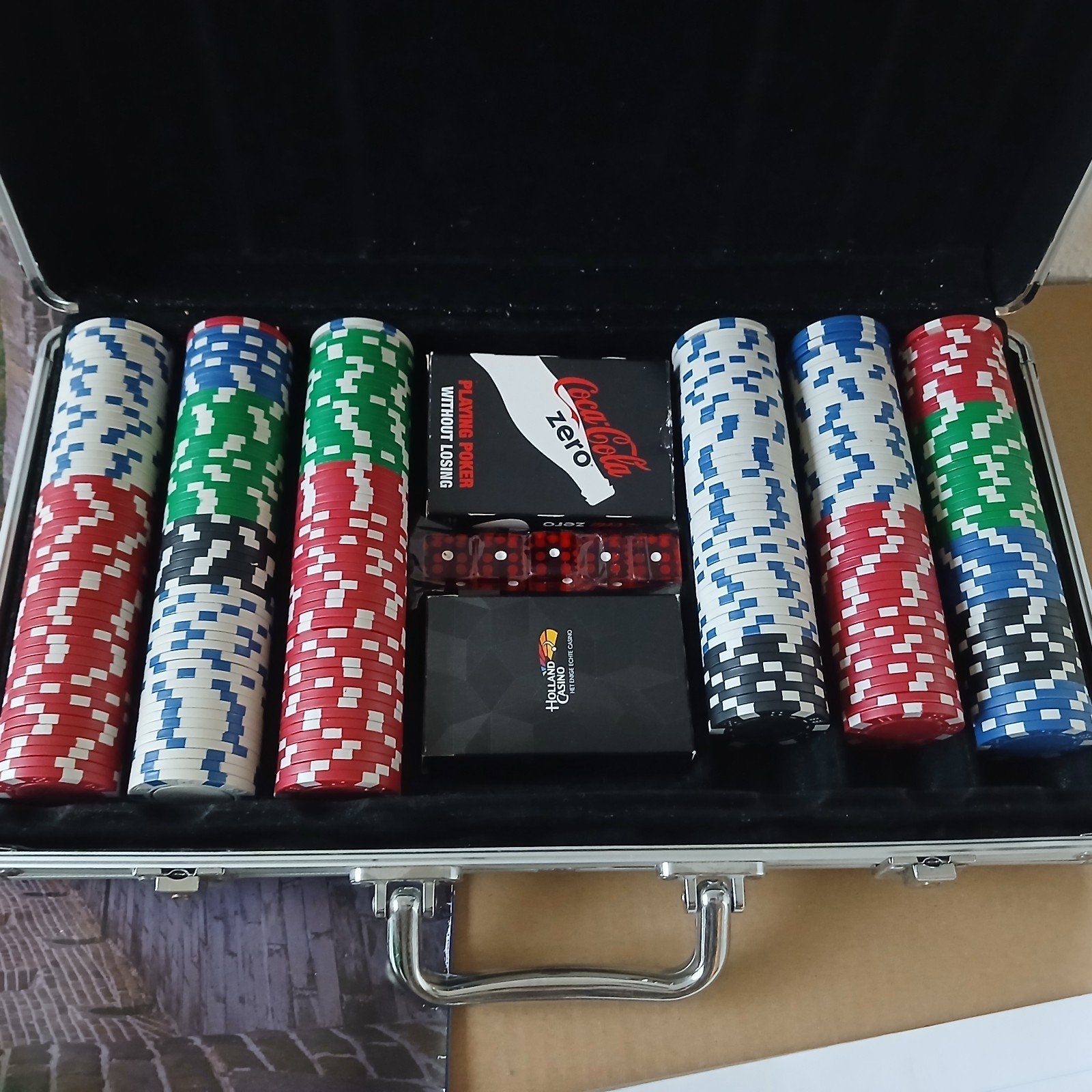 Pokerset in aluminium koffertje, Ophalen
