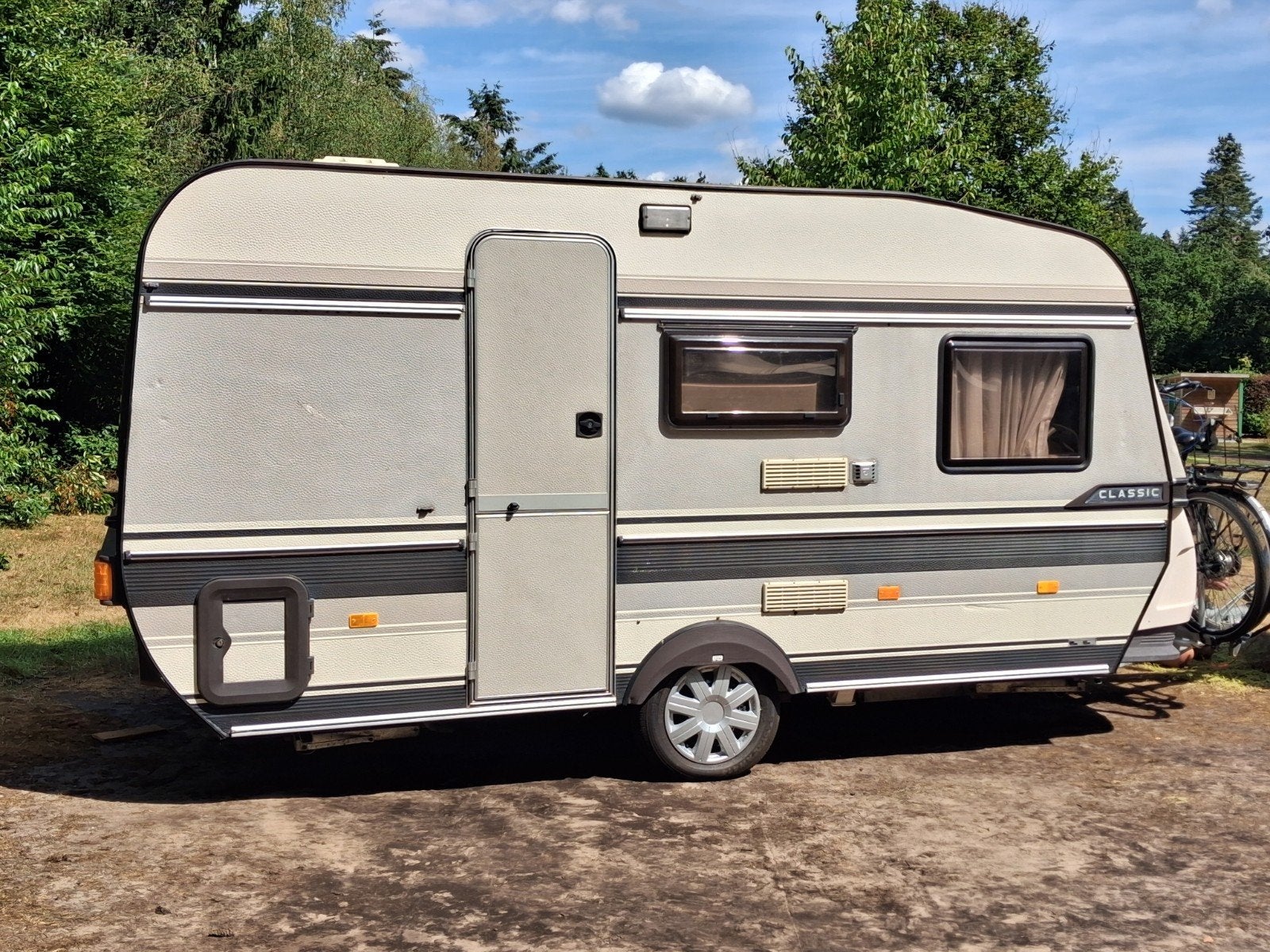Hobby classic 420, Caravans en Kamperen, Caravans, Particulier, tot en met 4, Treinzit, Hobby, Vast bed, Kachel, Luifel, Ophalen