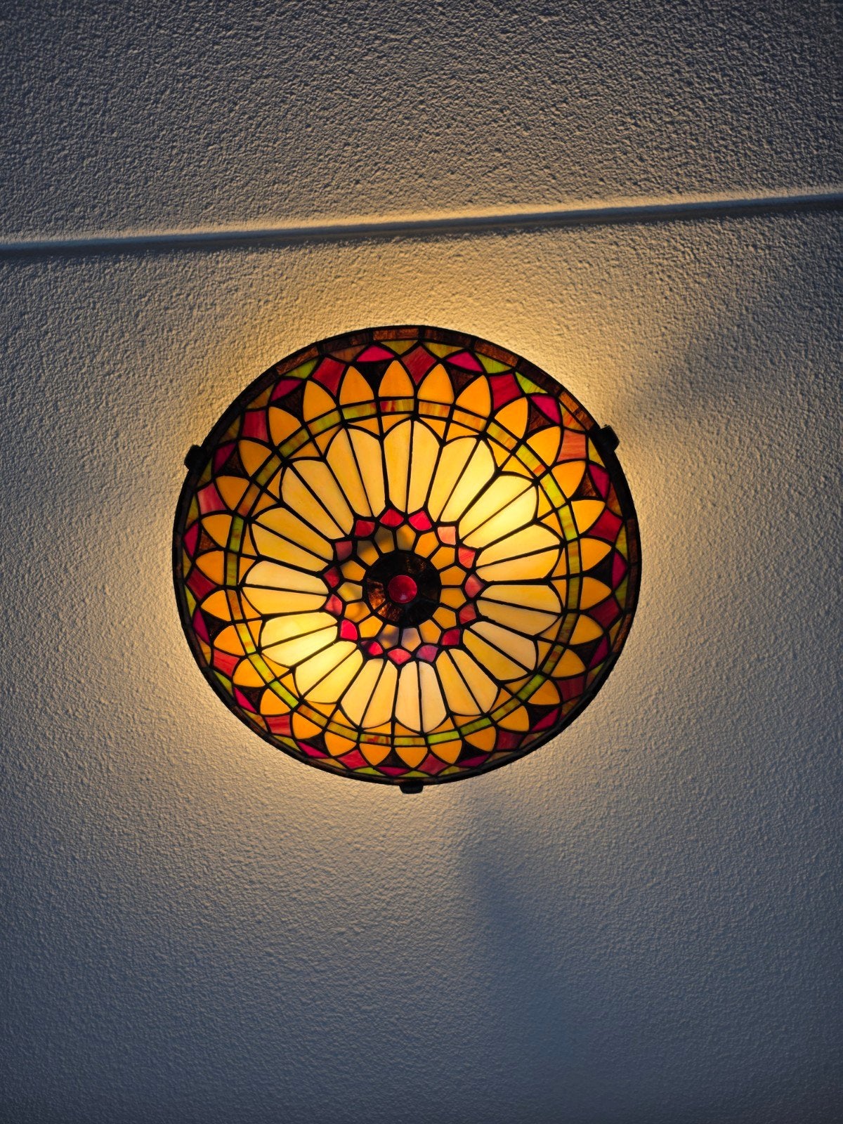 Tiffany stijl Plafondlamp - Kleurrijk Glas-in-lood Design, Ophalen, Meerkleurig, Zo goed als nieuw, Plafondlamp
