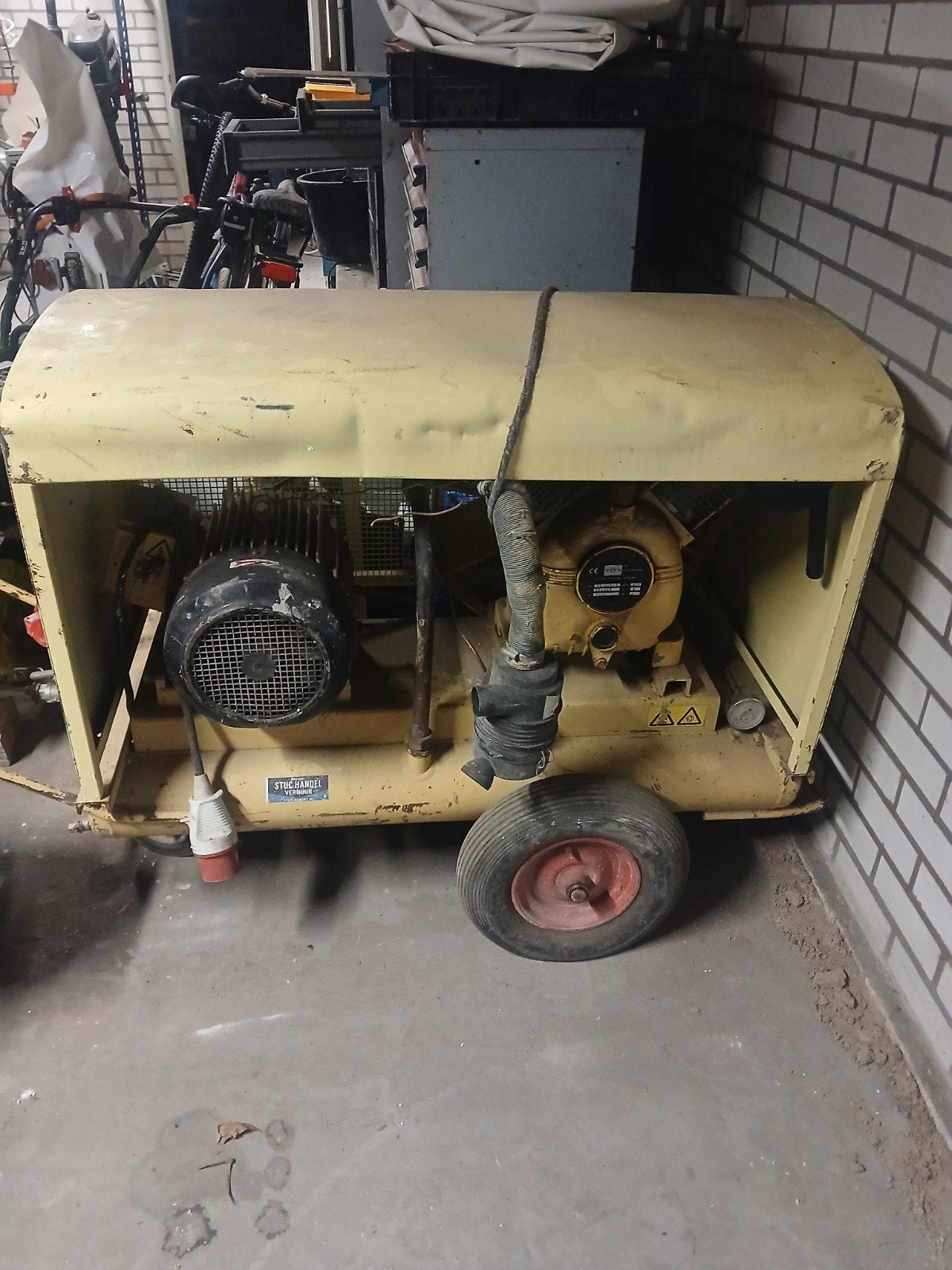 compressor 380v, Doe-het-zelf en Verbouw, Compressors, 100 liter of meer, Ophalen, Gebruikt