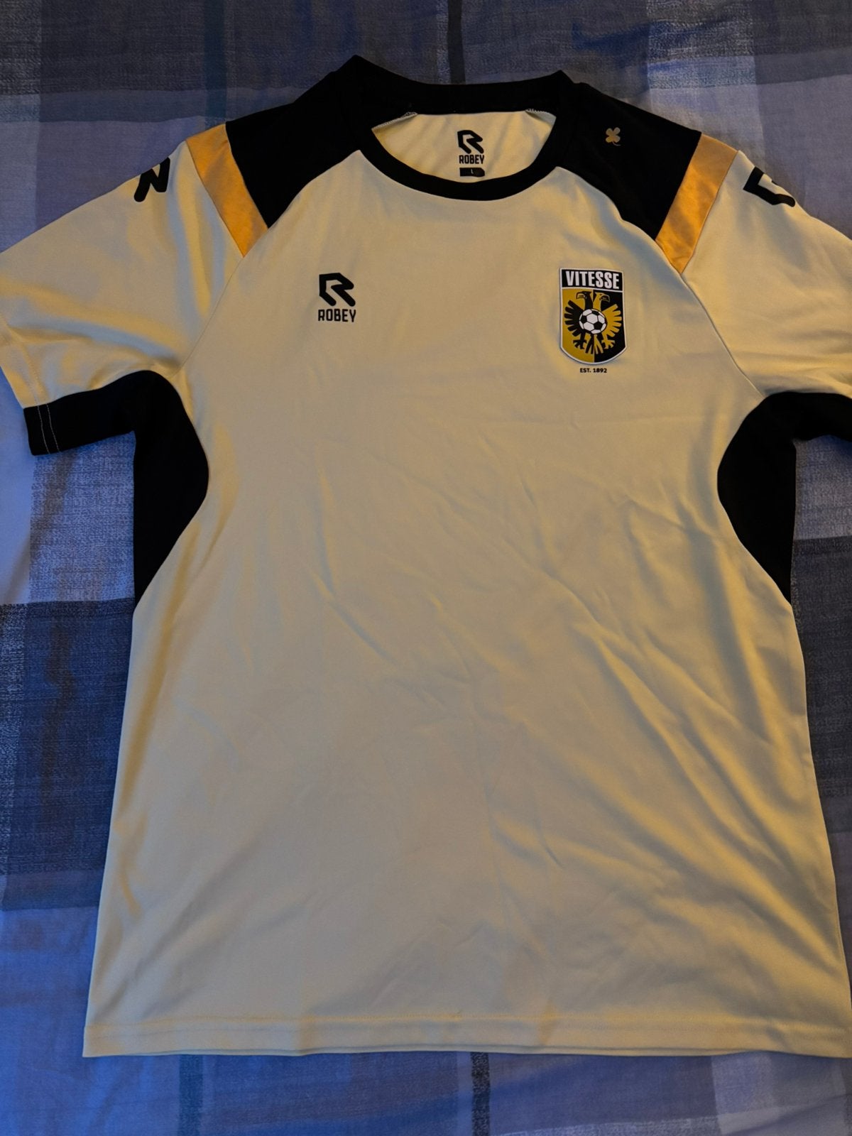 Vitesse Robey trainingsshirt (L), Ophalen of Verzenden, Zo goed als nieuw, Vitesse, Shirt