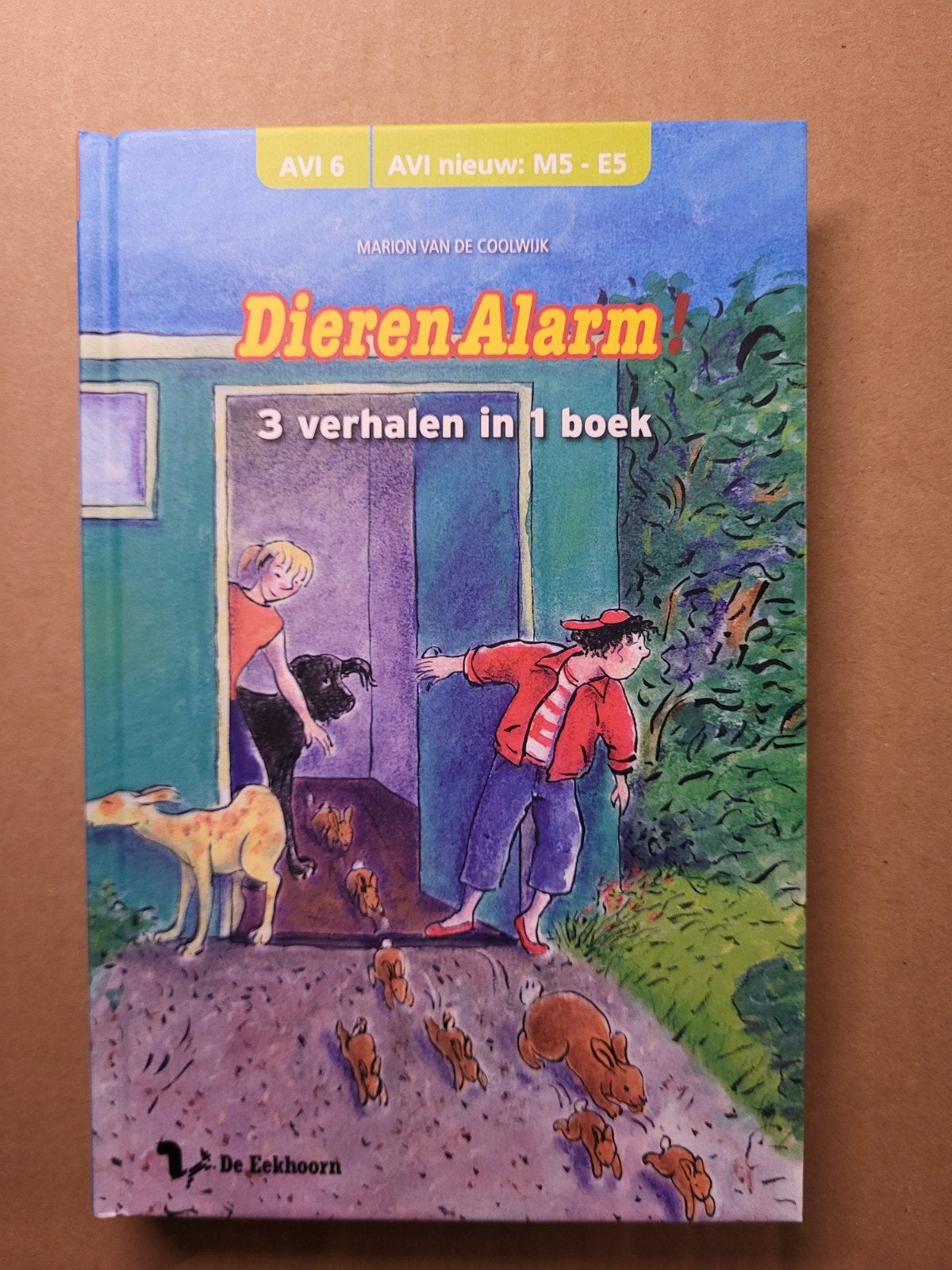 Dieren Alarm! 3 verhalen in 1 boek - AVI 6, Ophalen of Verzenden, Zo goed als nieuw, Marion van de Coolwijk, Fictie algemeen