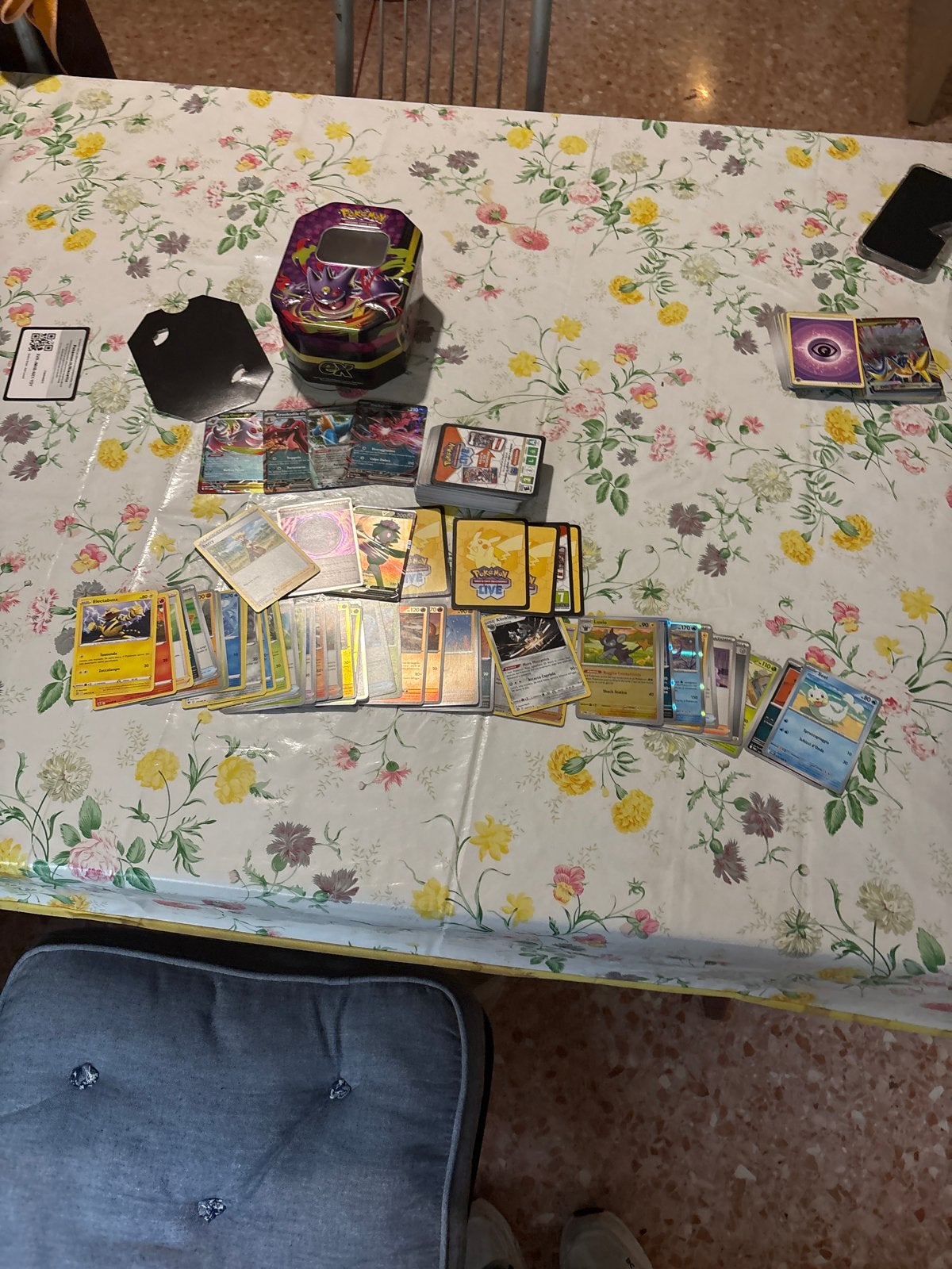 Pokémon Kaarten Collectie met Tin Box en Zeldzame Kaarten, Ophalen of Verzenden, Nieuw, Meerdere kaarten