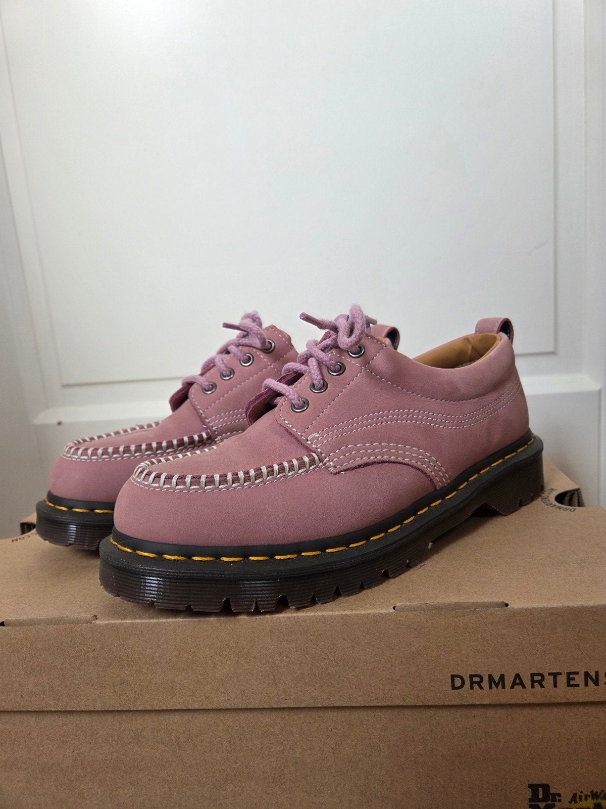 Lowell leren Moc Toe Dr. Martens dusty rose, maat 41, Kleding | Dames, Schoenen met lage hakken, Nieuw, Ophalen of Verzenden, Dr. Martens