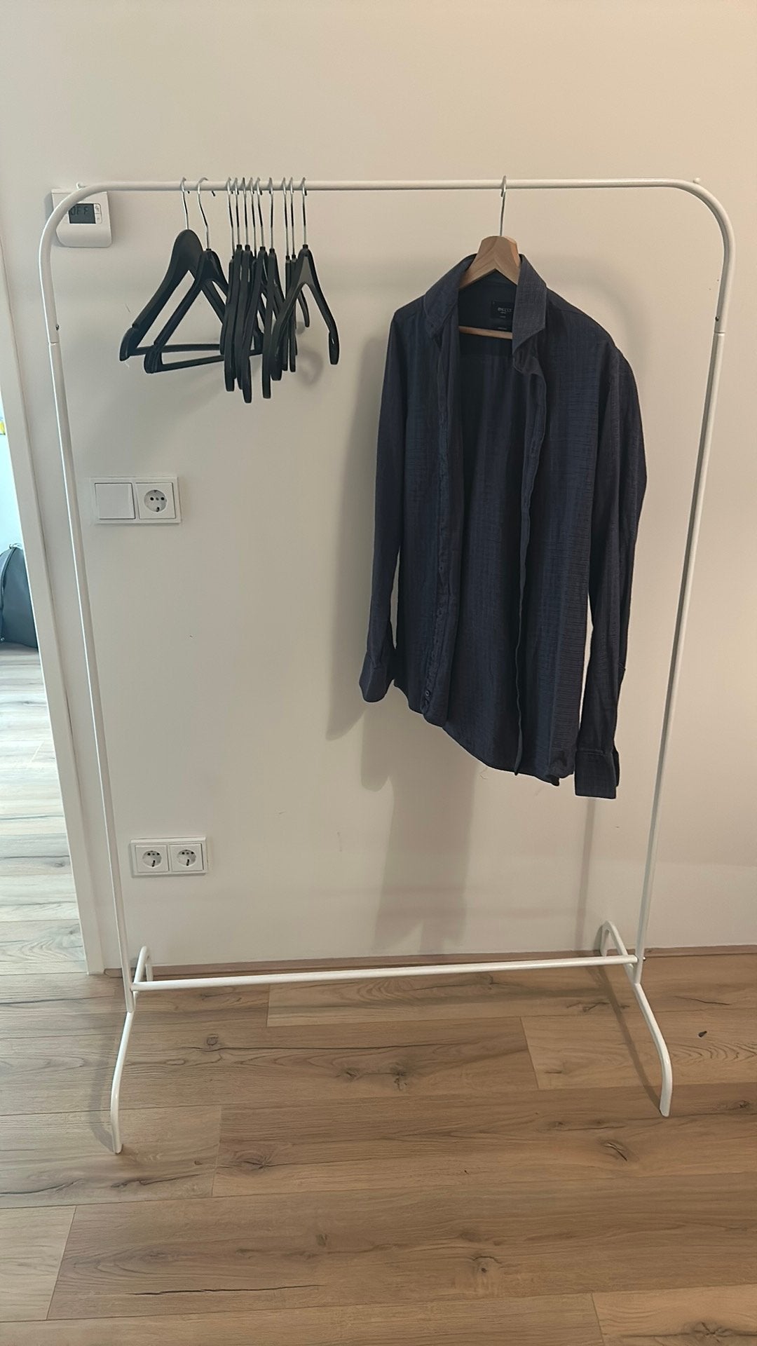 IKEA kledingrek, Ophalen, Zo goed als nieuw