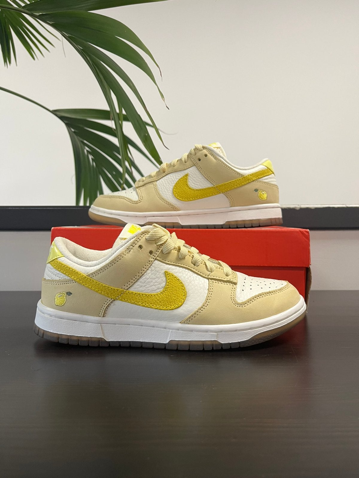 Nike Dunk Low Lemon, Overige kleuren, Ophalen of Verzenden, Sneakers of Gympen, Zo goed als nieuw