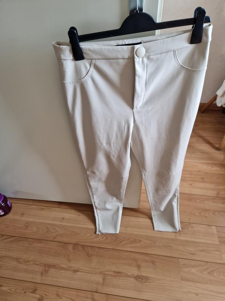 Mooie OFF WHITE IMITATIE Leder dames broek, Maat 38/40 (M), Wit, Ophalen of Verzenden, Zo goed als nieuw