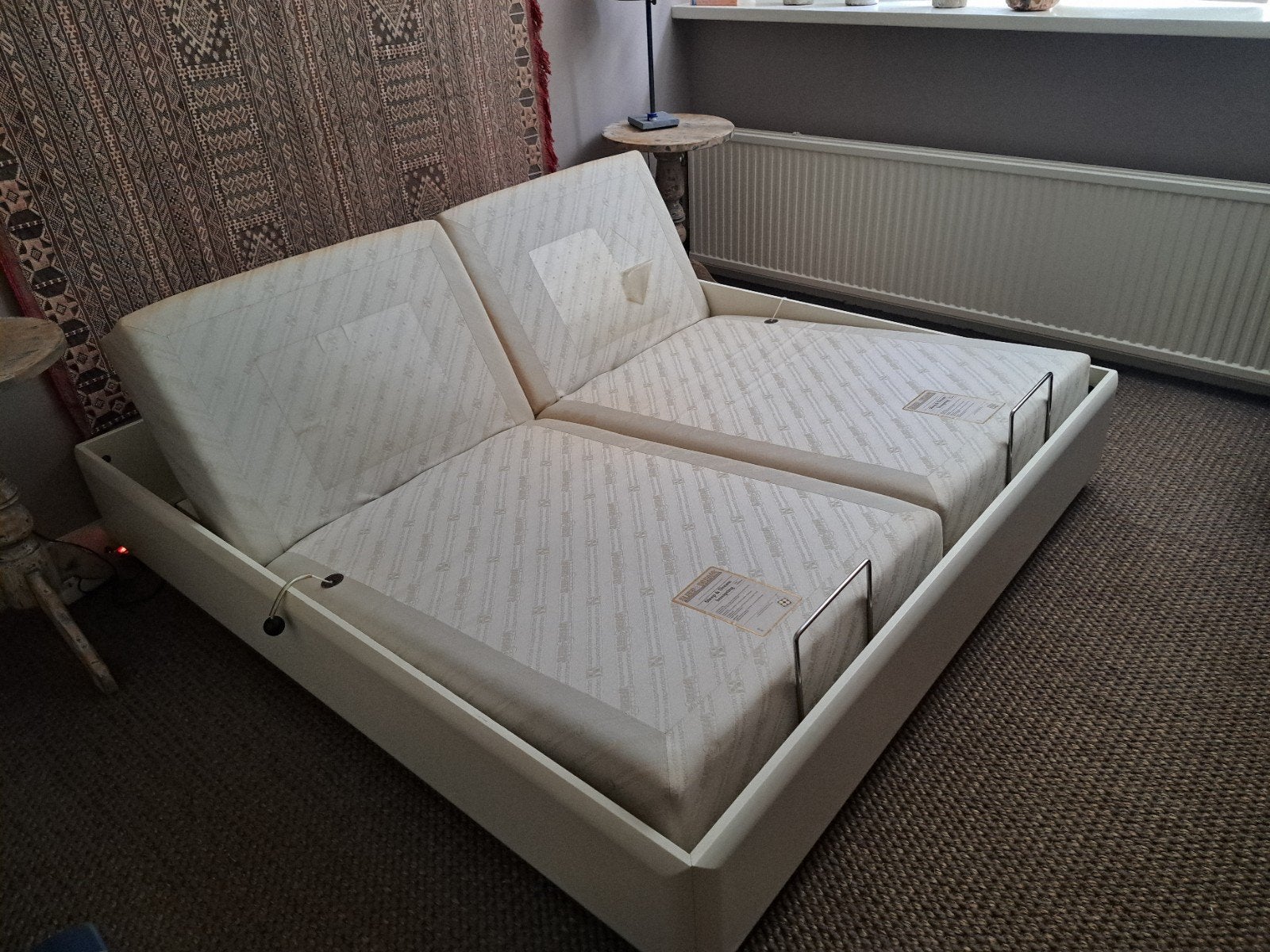 Gratis met spoed af te halen, wit 2-persoonsbed 1.80-2.00m, Huis en Inrichting, Ophalen, Wit, Tweepersoons, 180 cm