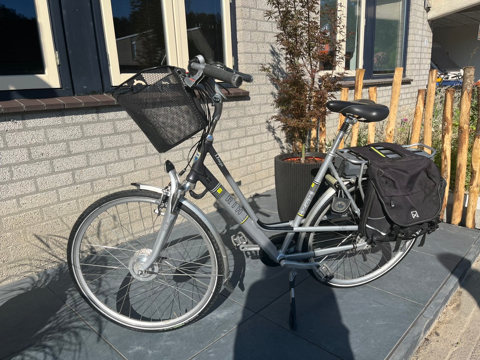 RIH Omega elektrische damesfiets – nette staat - lage instap, Versnellingen, 56 cm of meer, Zo goed als nieuw, Ophalen